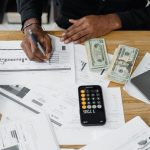Como organizar finanças e investimentos?